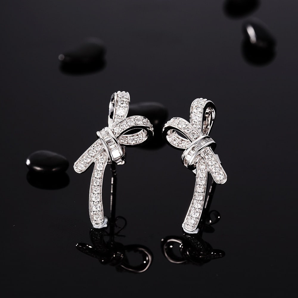 14k Gold 0.50 Ctw Natural H Diamond Earrings: Ref:231134385 // gold content:14k gold // main gemstone:diamond // shape:baguette // carat weight:0. 08ct // clarity grade:vs-si // color:h // treatment:natural // // adjacent gemstone 2 : diamond