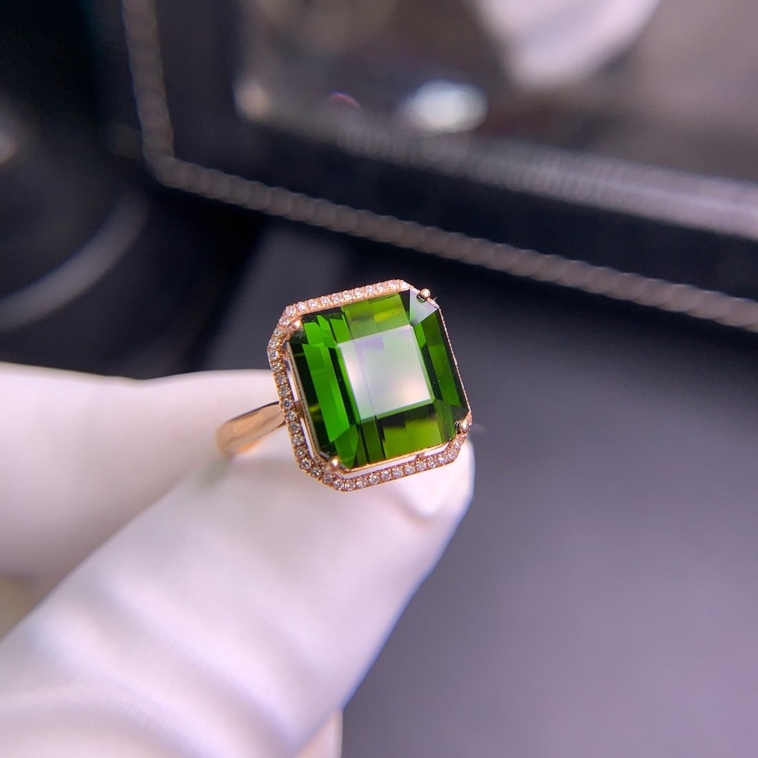 14k Gold 7.3 Ct Natural Tourmaline & Diamond Ring: Ref:231134392 // gold content:14k gold // ring size:7. 25us // // main gemstone:tourmaline // shape:octagonal // carat weight:7. 3ct // color:green // treatment:natural // // adjacent gemstone 2 :