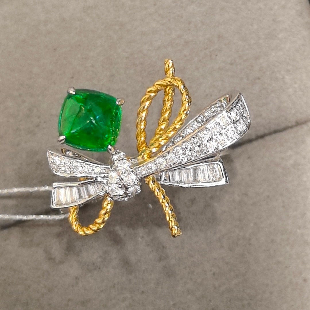 14k Gold 1.75 Ctw Vivid Green Natural Emerald & Diamond Ring: Ref:231134396 // gold content:14k gold // ring size:7. 25us // // main gemstone:emerald // shape:sugar-loaf // carat weight:1. 32ct // color:vivid green // treatment:natural // // adjacent