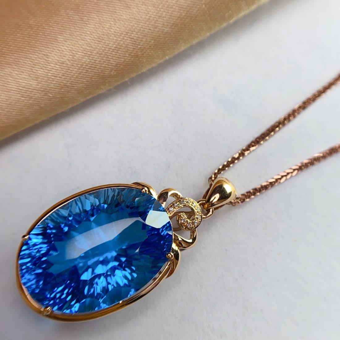 14k Gold 24.15 Ct Natural Topaz & Diamond Pendant( Without Chain ) - 3