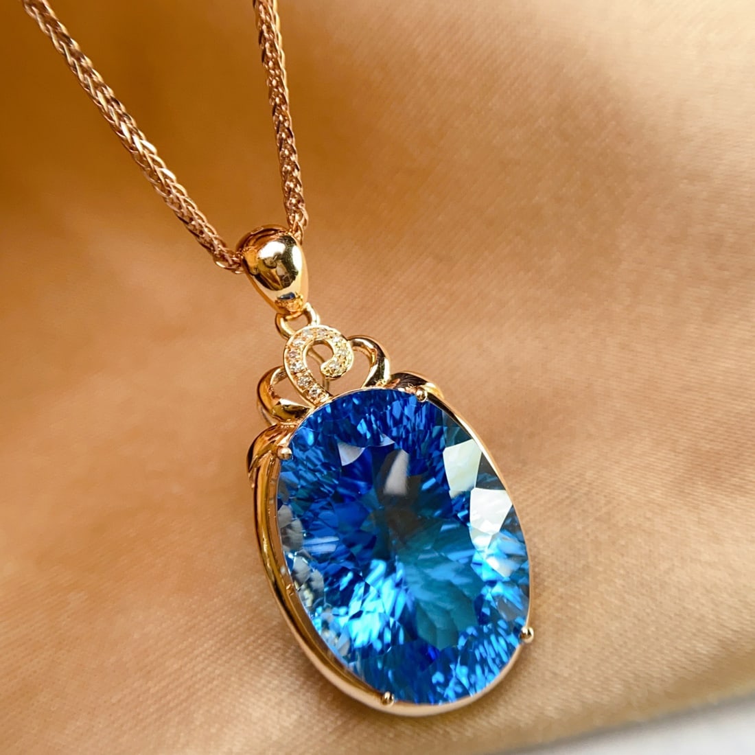 14k Gold 24.15 Ct Natural Topaz & Diamond Pendant( Without Chain ) - 4