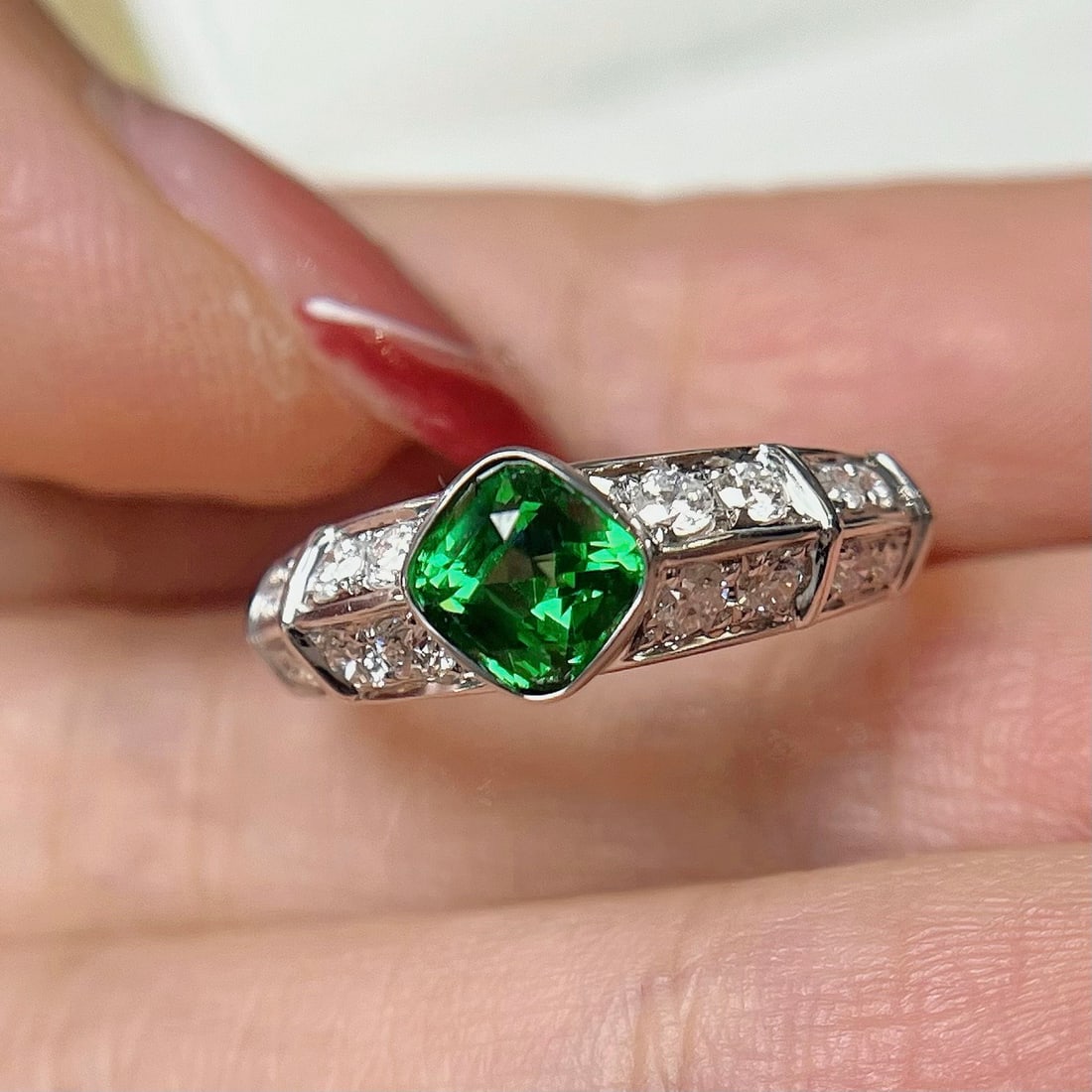 14k Gold 1.52 Ctw Vivid Green Natural Tsavorite & Diamond Ring - 2