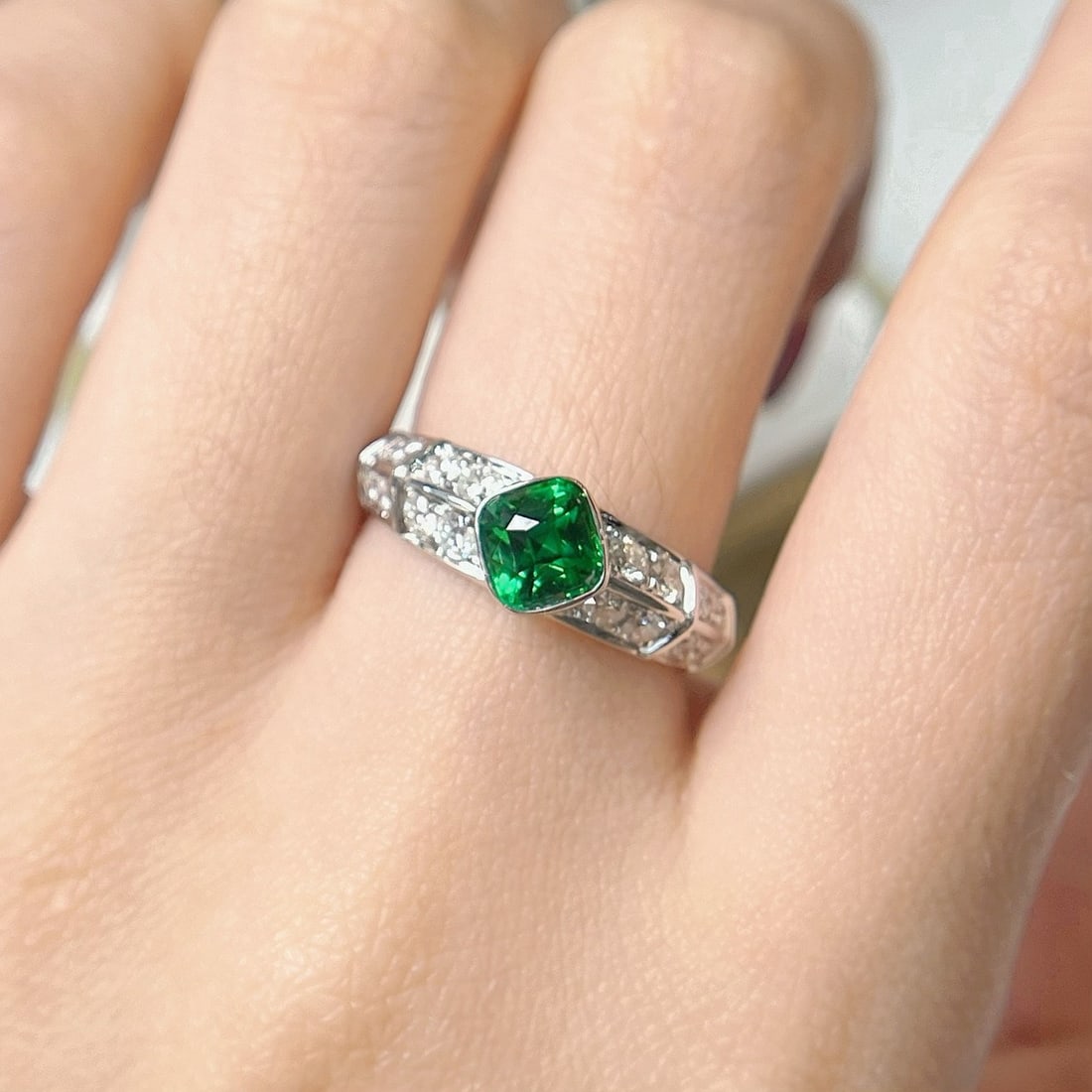 14k Gold 1.52 Ctw Vivid Green Natural Tsavorite & Diamond Ring - 3
