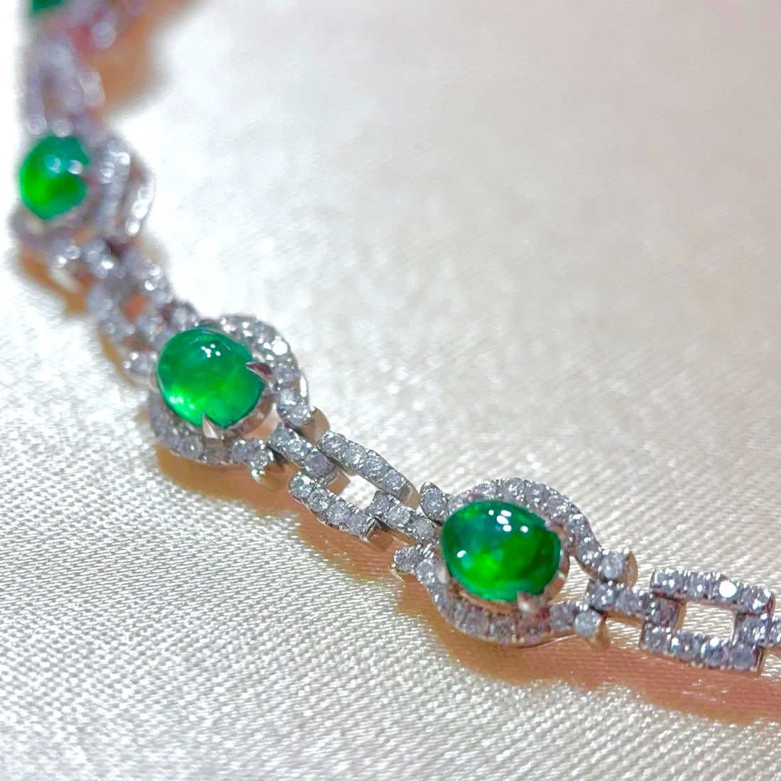 14k Gold 1.81 Ctw Vivid Green Natural Emerald & Diamond Bracelet - 2