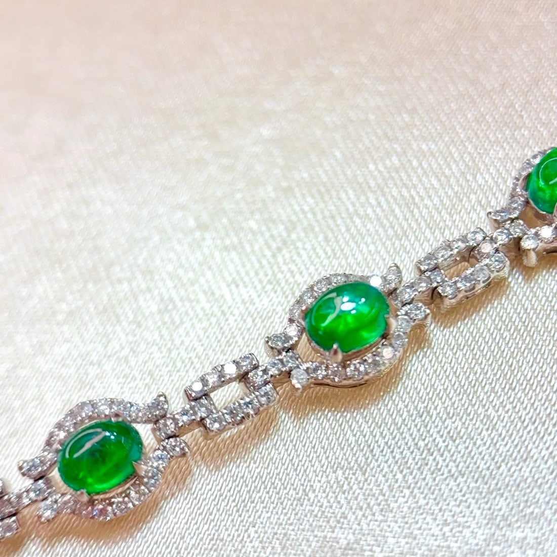 14k Gold 1.81 Ctw Vivid Green Natural Emerald & Diamond Bracelet - 4