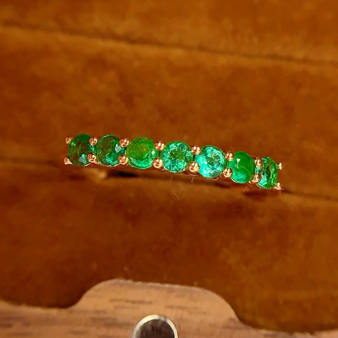 14k Gold 0.65 Ct Natural Emerald Ring: Ref:231134429 // gold content:14k gold // ring size:7. 25us // // main gemstone:emerald // shape:round // carat weight:0. 65ct // color:green // treatment:natural // cut grade:g // Low Estimate: 1500