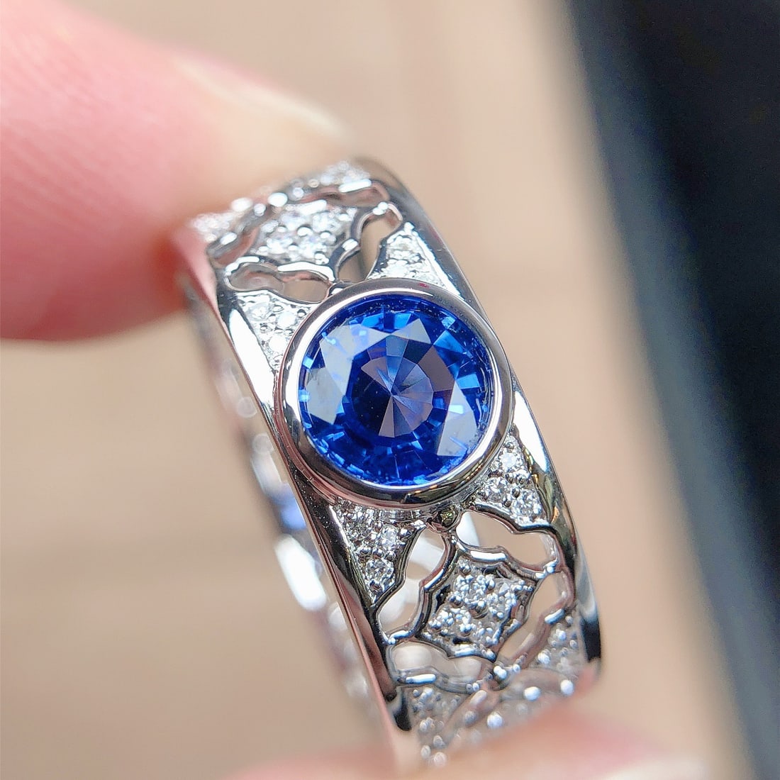 14k Gold 1.16 Ctw Natural Sapphire & Diamond Ring: Ref:231134430 // gold content:14k gold // ring size:7. 25us // // main gemstone:sapphire // shape:round // carat weight:0. 97ct // color:blue // treatment:natural // cut grade:g // // adjacent