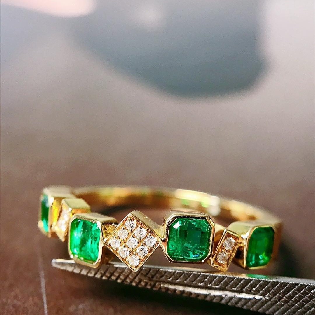 14k Gold 0.58 Ctw Natural Emerald & Diamond Ring - 2