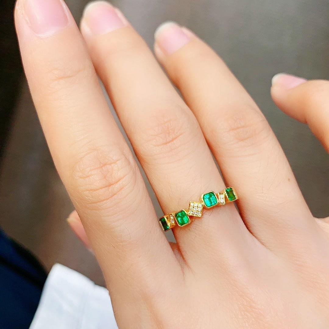14k Gold 0.58 Ctw Natural Emerald & Diamond Ring - 4