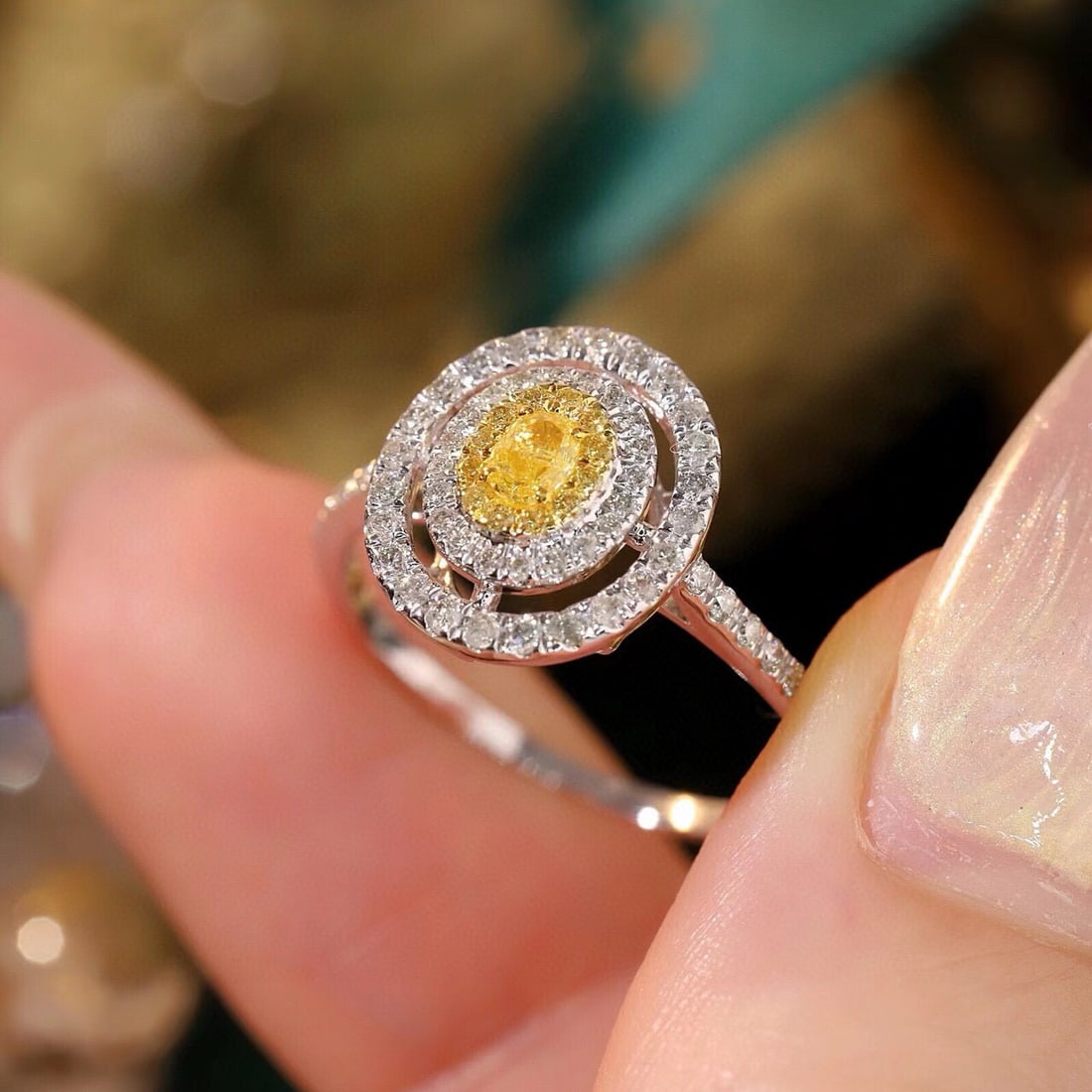 14k Gold 0.55 Ctw Natural Yellow Diamond & Diamond Ring - 2