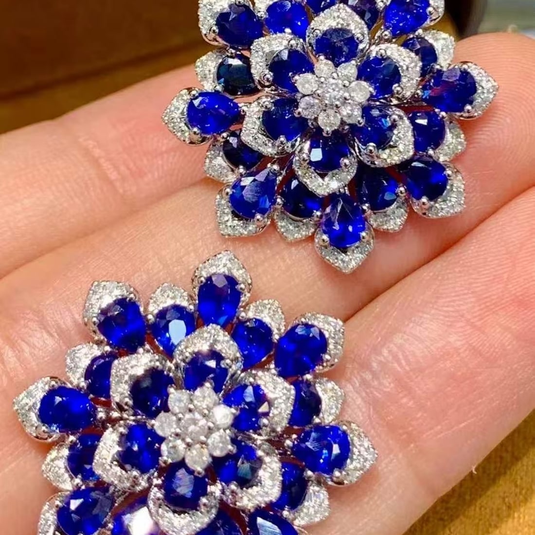 14k Gold 9.2 Ct Natural Sapphire & Diamond Earrings - 6