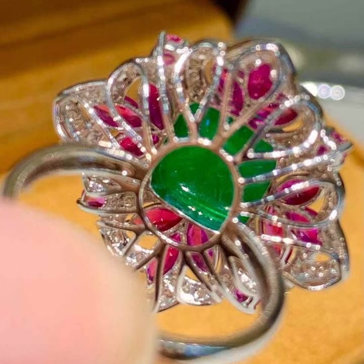 14k Gold 4.95 Ct Natural Emerald & Diamond Ring - 5