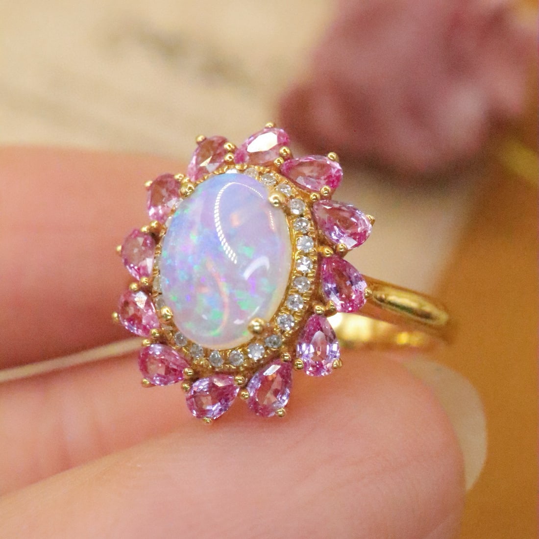 14k Gold 0.80 Ctw Natural Opal & Diamond Ring - 3