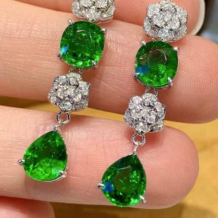 14k Gold 5.05 Ct Vivid Green Natural Tsavorite & Diamond Earrings - 3