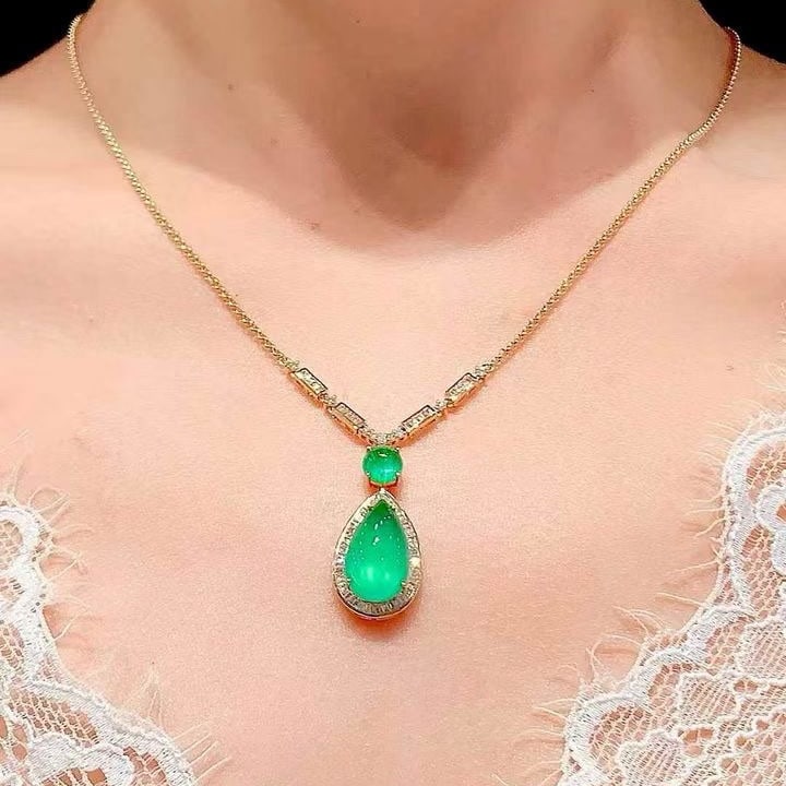 14k Gold 4.69 Ct Natural Emerald & Diamond Necklace - 5