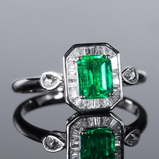 14k Gold 1.08 Ctw Vivid Green Natural Emerald & Diamond Ring - 2