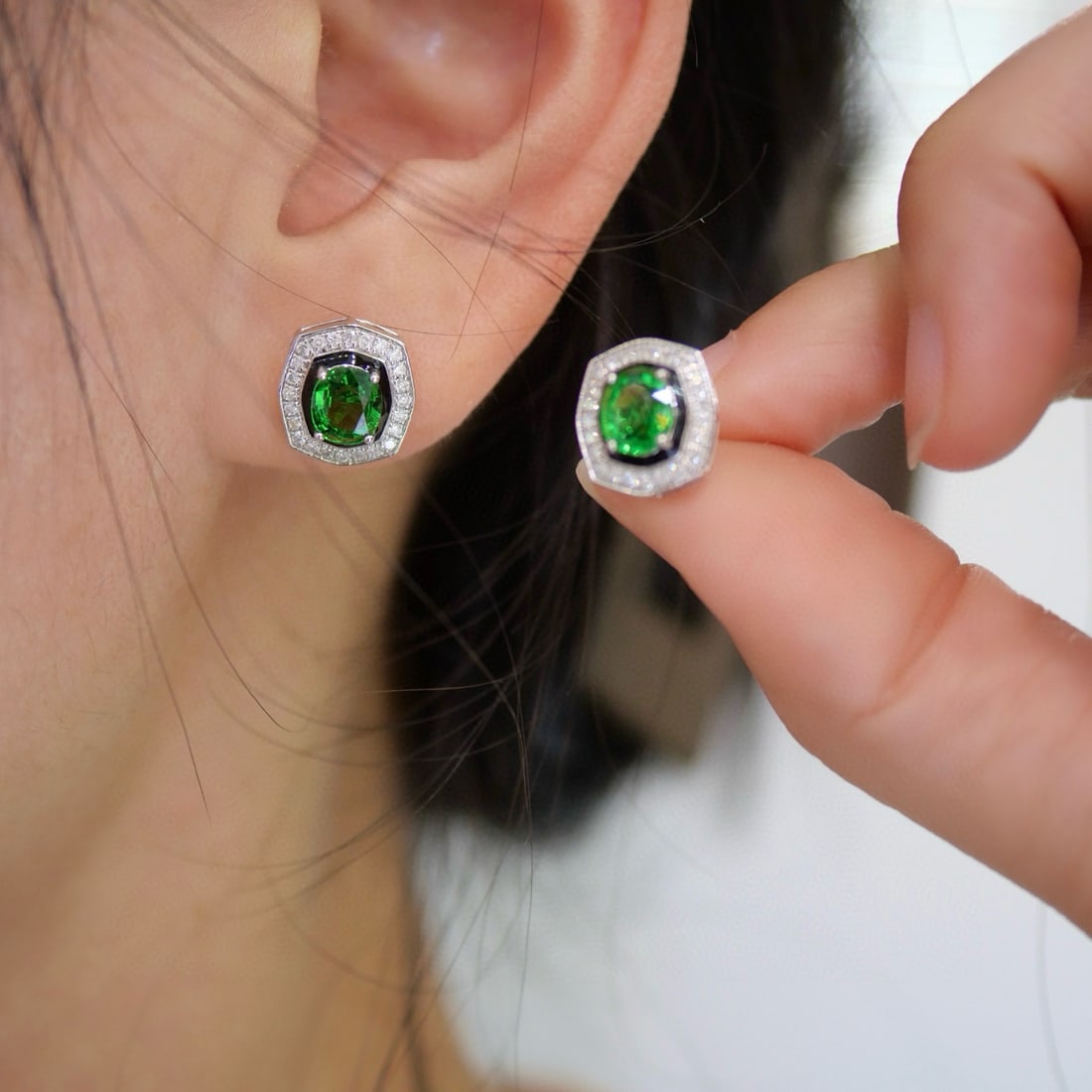 14k Gold 1.45 Ct Vivid Green Natural Tsavorite & Diamond Earrings - 6