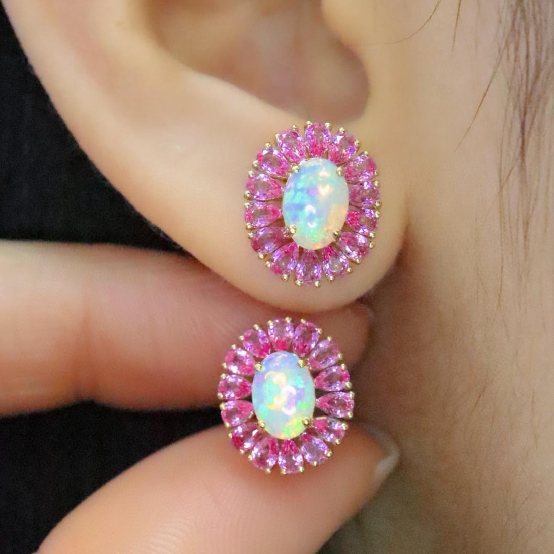 14k Gold 2.89 Ctw Natural Opal & Sapphire Earrings: Ref:231129177 // gold content:14k gold // main gemstone:opal // shape:oval // carat weight:0. 85ct // color:color // treatment:natural // // adjacent gemstone 2 : sapphire // number of stones:30 // sh