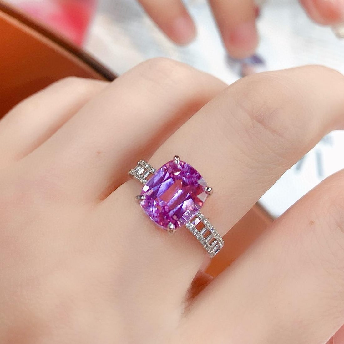 14k Gold 5.2 Ct Natural Kunzite & Diamond Ring: Ref:231129192 // gold content:14k gold // ring size:7. 25us // // main gemstone:kunzite // shape:cushion // carat weight:5. 2ct // color:purple // treatment:natural // // adjacent gemstone 2 :