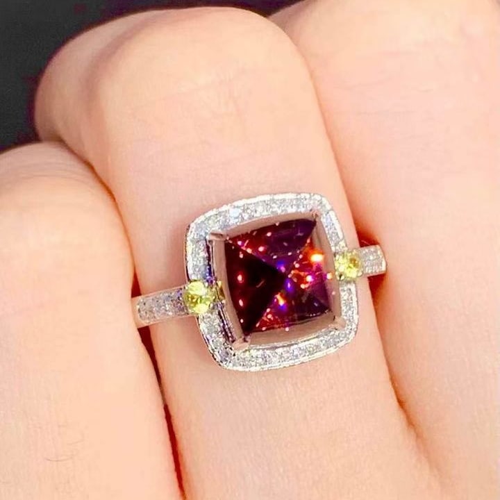 14k Gold 4.25 Ct Natural Tourmaline & Diamond Ring: Ref:231129195 // gold content:14k gold // ring size:7. 25us // // main gemstone:tourmaline // shape:sugar-loaf // carat weight:4. 25ct // color:red // treatment:natural // // adjacent gemstone 2 :