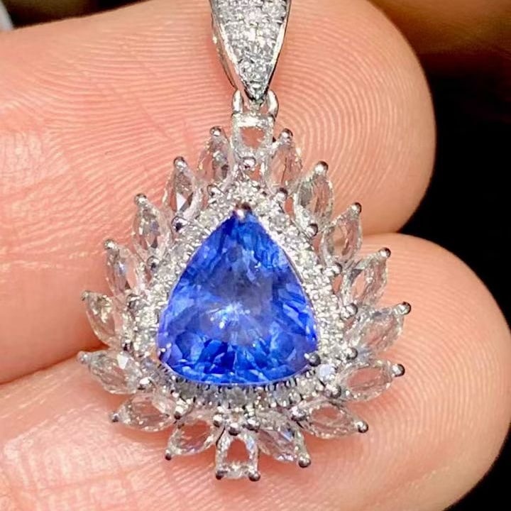 14k Gold 1.25 Ct Natural Sapphire & Diamond & Sapphire Pendant( Without Chain ): Ref:231129209 // gold content:14k gold // main gemstone:sapphire // shape:pear // carat weight:1. 25ct // color:blue // treatment:natural // // adjacent gemstone 2 : diamond // shape:round //