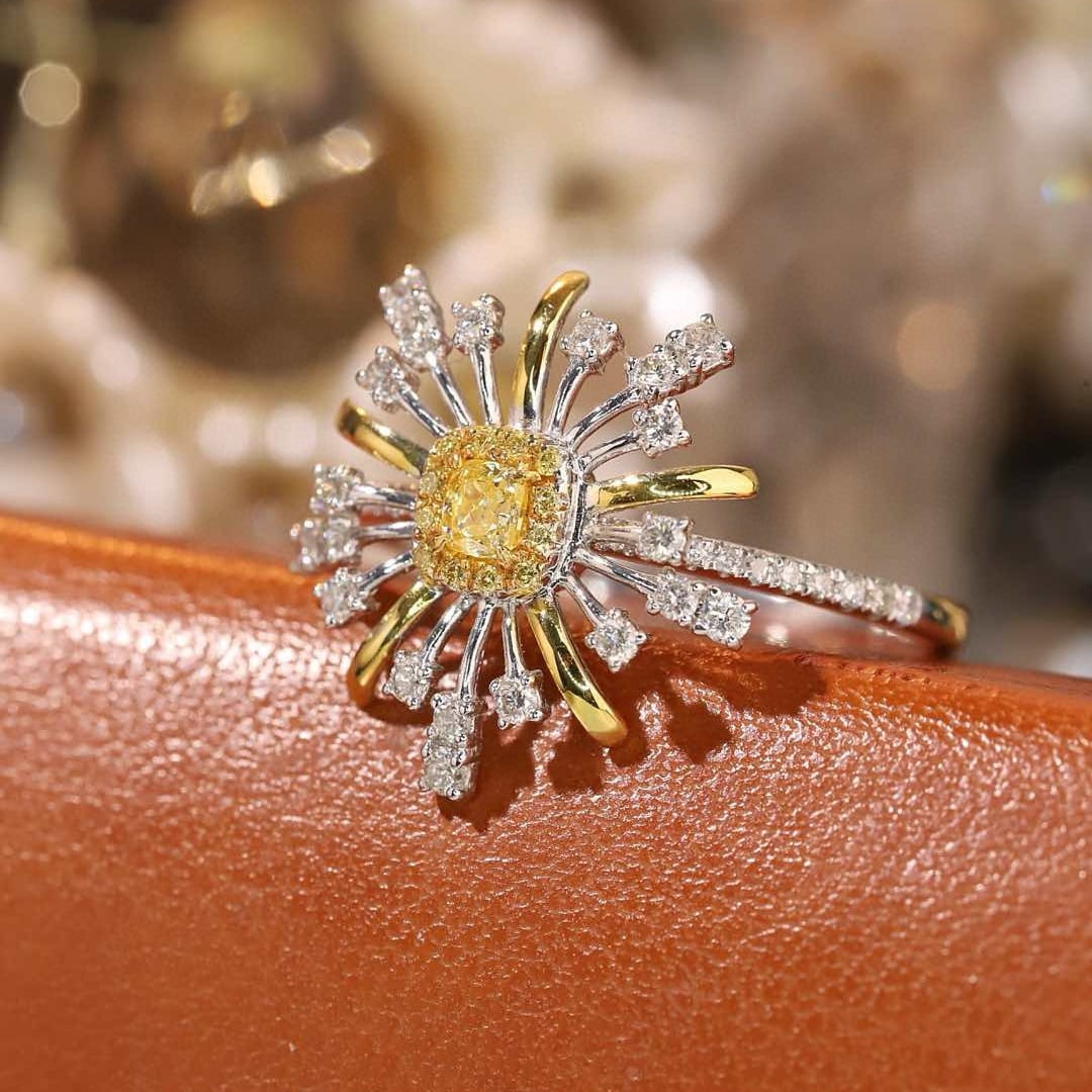 14k Gold 0.55 Ctw Natural Yellow Diamond & Diamond Ring - 2