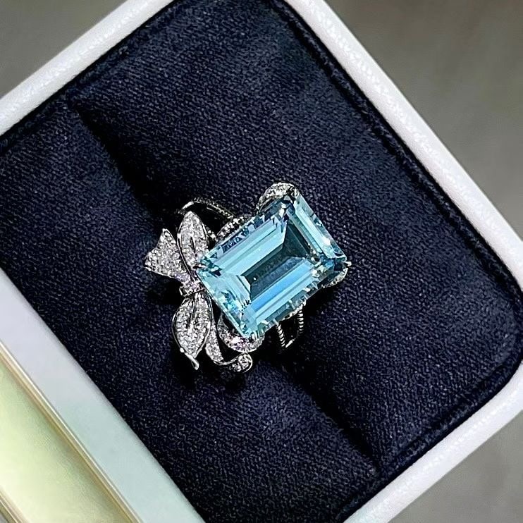 14k Gold 7.22 Ct Natural Aquamarine & Diamond Ring - 4