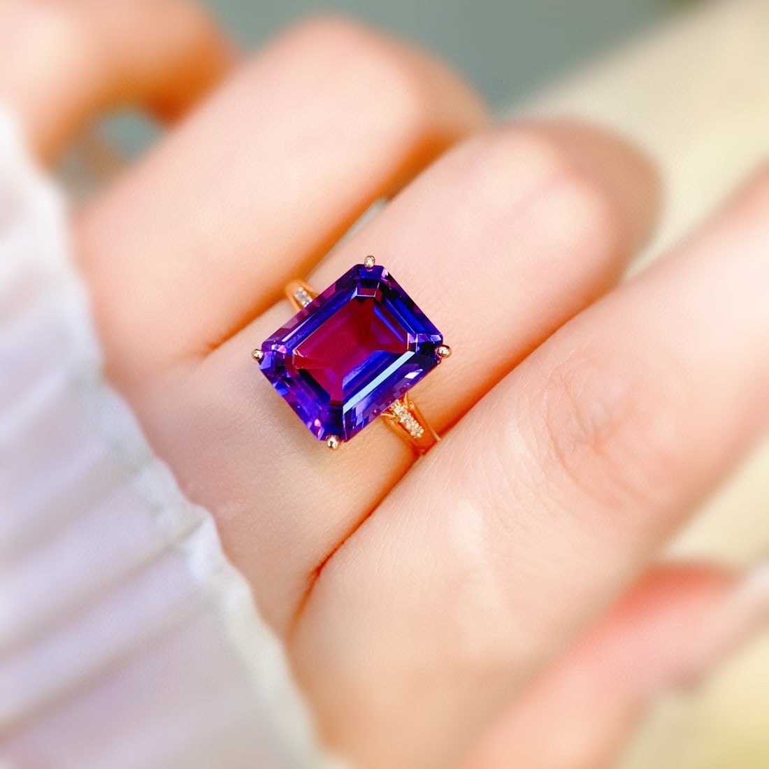 14k Gold 5.53 Ctw Natural Amethyst & Diamond Ring - 4