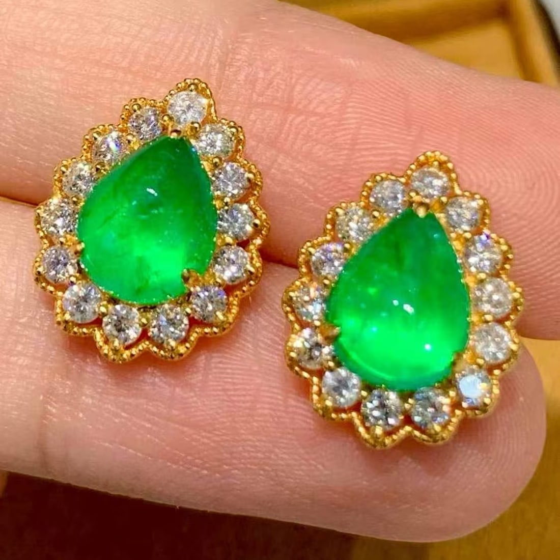 14k Gold 3.3 Ct Natural Emerald & Diamond Earrings - 2