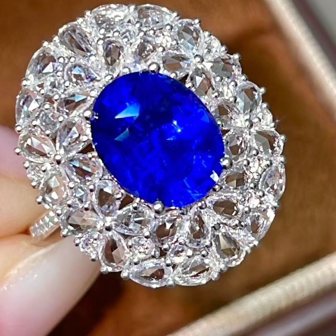 14k Gold 2.8 Ct Natural Sapphire & Sapphire Ring: Ref:231129259 // gold content:14k gold // ring size:7. 25us // // main gemstone:sapphire // shape:oval // carat weight:2. 8ct // color:blue // treatment:natural // // adjacent gemstone 2 :