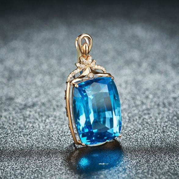 14k Gold 24.53 Ct Natural Topaz & Diamond Pendant( Without Chain ) - 2