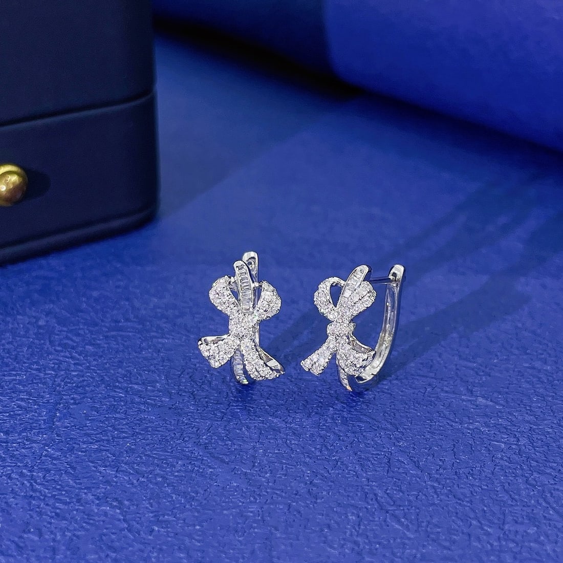 14k Gold 0.56 Ctw Natural H Diamond Earrings - 2