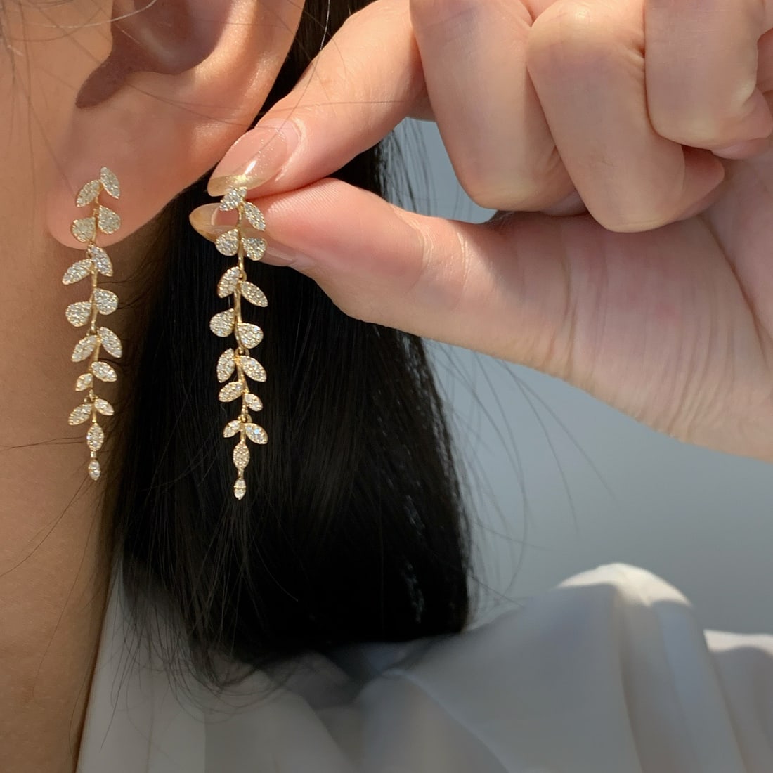 14k Gold 0.6 Ct Natural H Diamond Earrings - 4