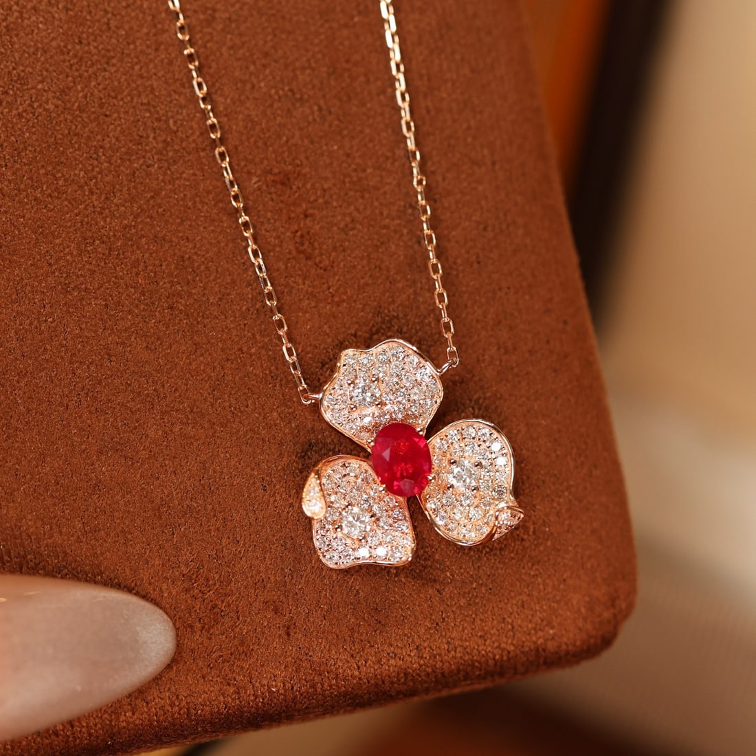 14k Gold 0.98 Ctw Vivid Red Natural Ruby & Diamond Necklace - 4