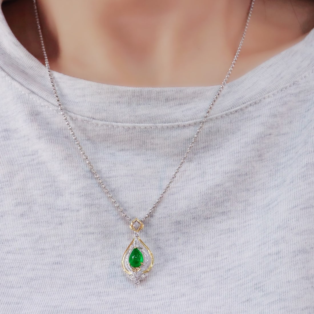 14k Gold 1.10 Ctw Vivid Green Natural Emerald & Diamond Pendant( Without Chain ) - 5