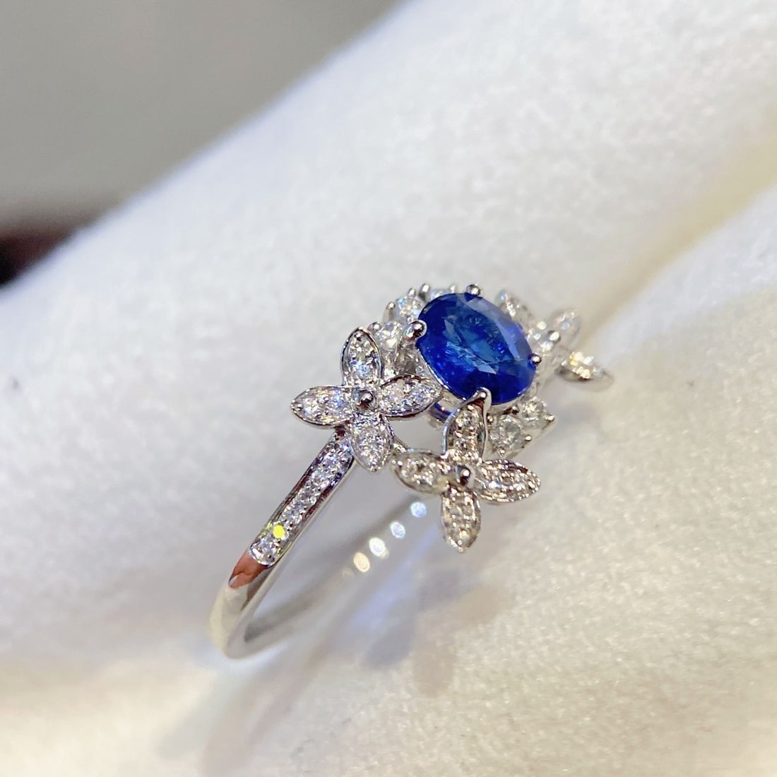 14k Gold 0.55 Ctw Natural Sapphire & Diamond Ring - 3