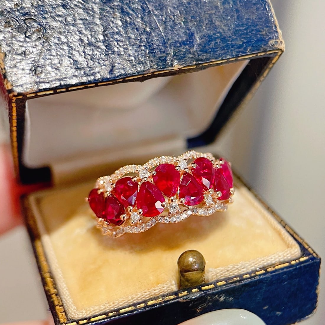 14k Gold 2.7 Ct Natural Ruby & Diamond Ring: Ref:231130067 // gold content:14k gold // ring size:7. 25us // // main gemstone:ruby // shape:pear // carat weight:2. 7ct // color:red // treatment:natural // // adjacent gemstone 2 : diamond // shape