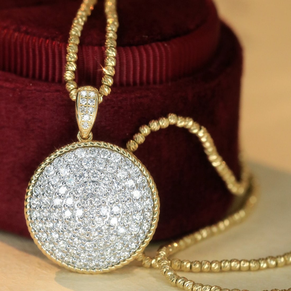 14k Gold 1.12 Ct Natural H Diamond Pendant( Without Chain ): Ref:231130068 // gold content:14k gold // main gemstone:diamond // shape:round // carat weight:1. 12ct // clarity grade:vs-si // color:h // treatment:natural // cut grade:g // High Estimate: