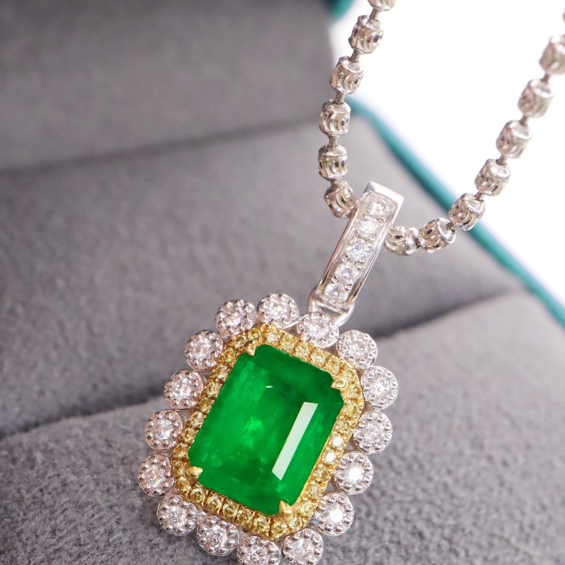 14k Gold 1.50 Ctw Vivid Green Natural Emerald & Diamond Pendant( Without Chain ) - 2