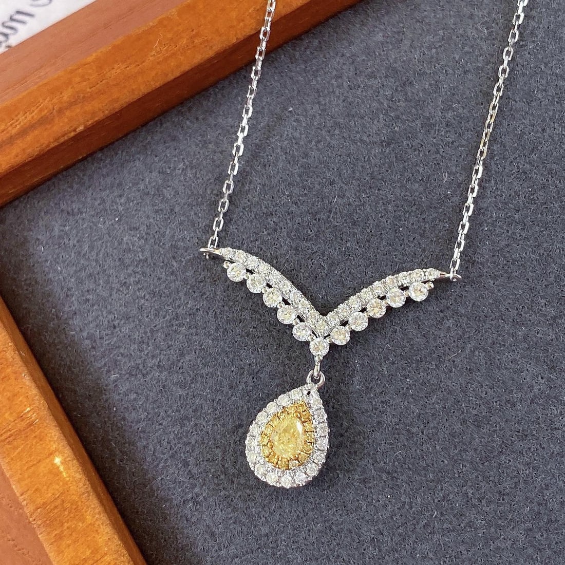 14k Gold 0.58 Ctw Natural Yellow Diamond & Diamond Necklace: Ref:231130078 // gold content:14k gold // main gemstone:yellow diamond // shape:pear // carat weight:0. 20ct // color:yellow // treatment:natural // // adjacent gemstone 2 : diamond // shape:round