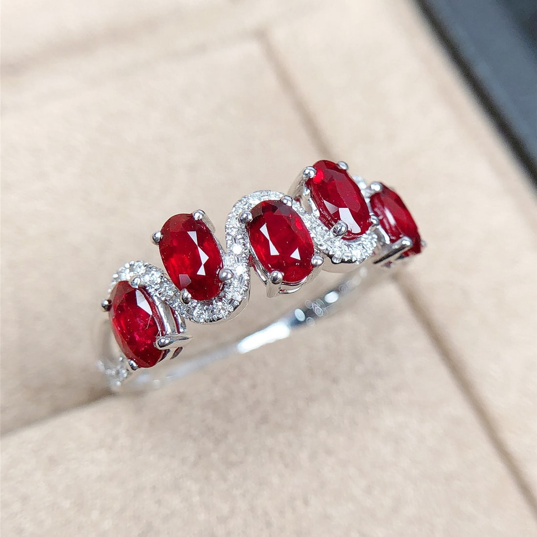 14k Gold 1.64 Ctw Natural Ruby & Diamond Ring: Ref:231130082 // gold content:14k gold // ring size:7. 25us // // main gemstone:ruby // shape:oval // carat weight:1. 53ct // color:red // treatment:natural // // adjacent gemstone 2 : diamond //