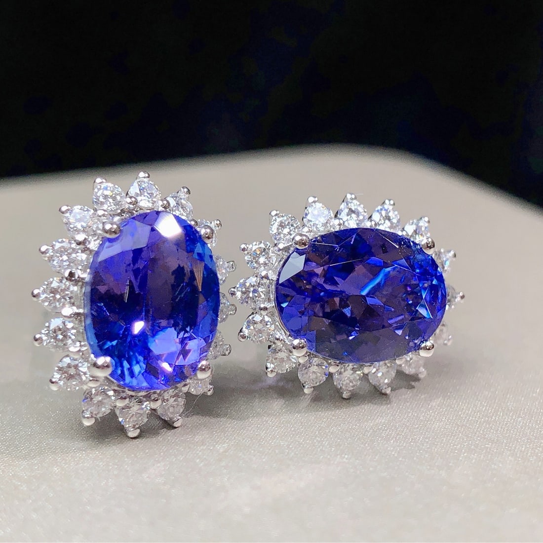 14k Gold 3.25 Ctw Natural Tanzanite & Diamond Earrings - 3