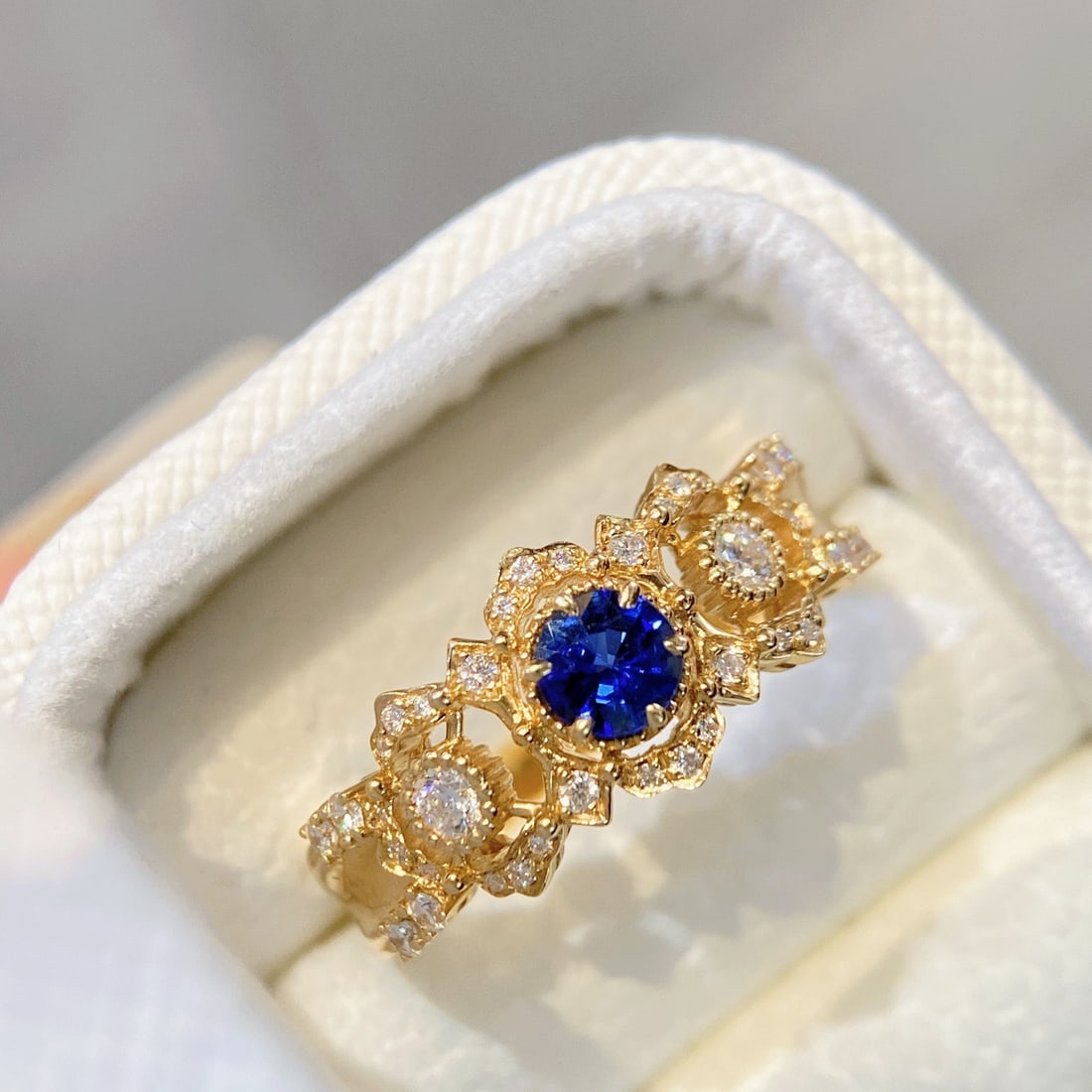 14k Gold 0.58 Ctw Natural Sapphire & Diamond Ring: Ref:231130102 // gold content:14k gold // ring size:7. 25us // // main gemstone:sapphire // shape:round // carat weight:0. 33ct // color:blue // treatment:natural // cut grade:g // // adjacent