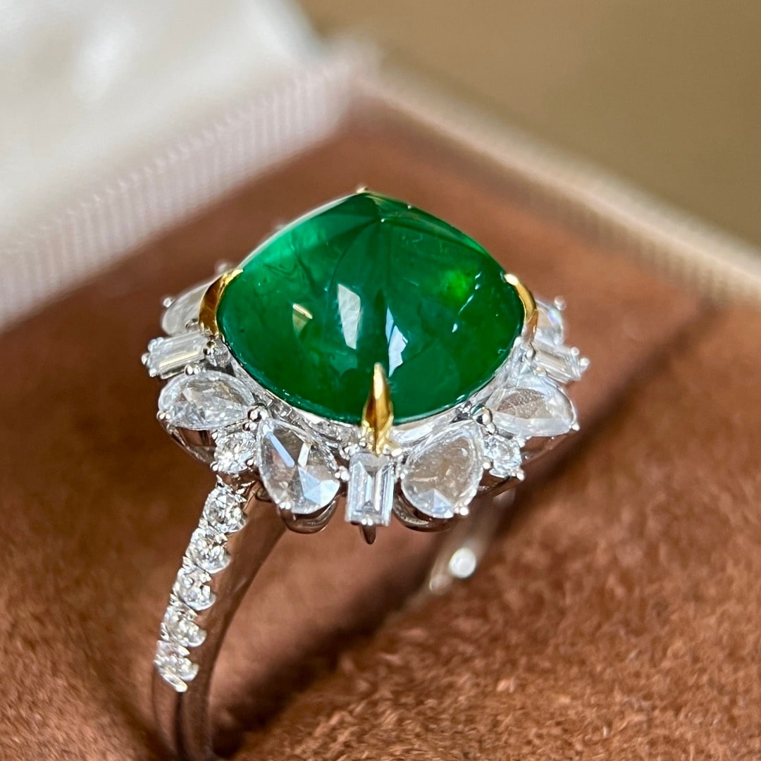 14k Gold 5.45 Ctw Vivid Green Natural Emerald & Diamond Ring - 2