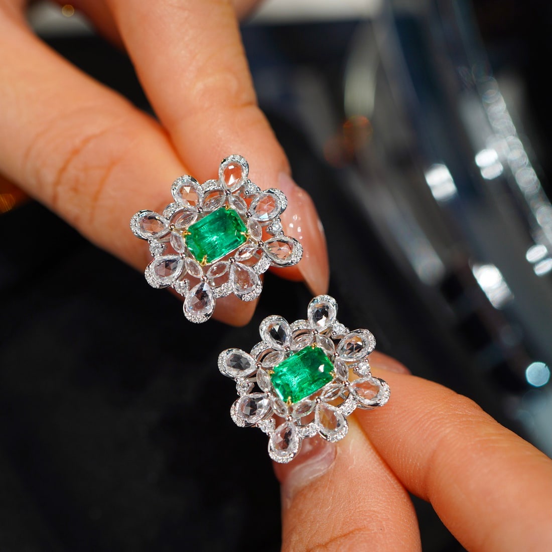 14k Gold 1.7 Ct Natural Emerald & Sapphire & Diamond Earrings - 3