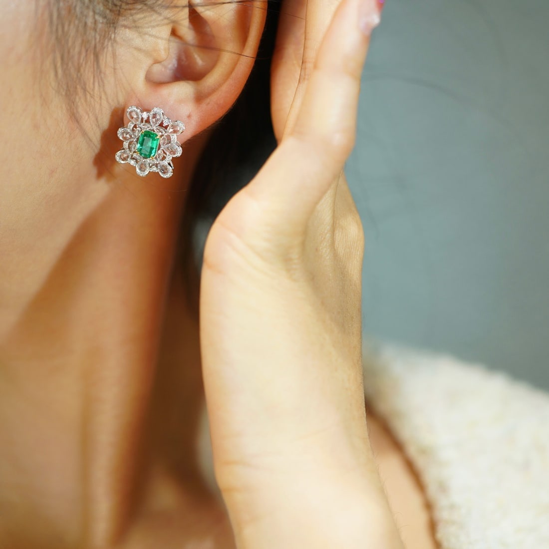 14k Gold 1.7 Ct Natural Emerald & Sapphire & Diamond Earrings - 4