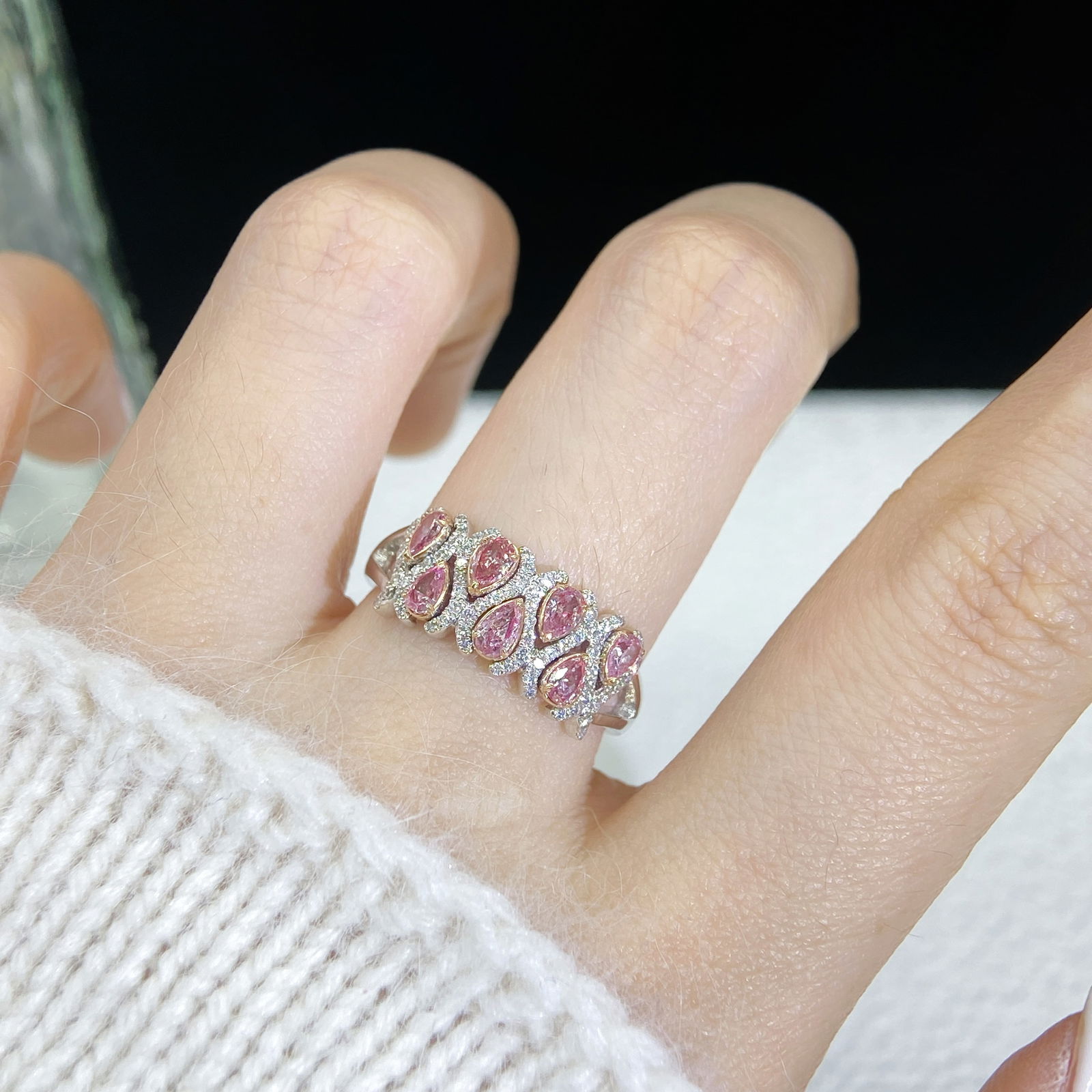 14k Gold 0.70 Ctw Natural Pink Diamond & Diamond Ring - 4