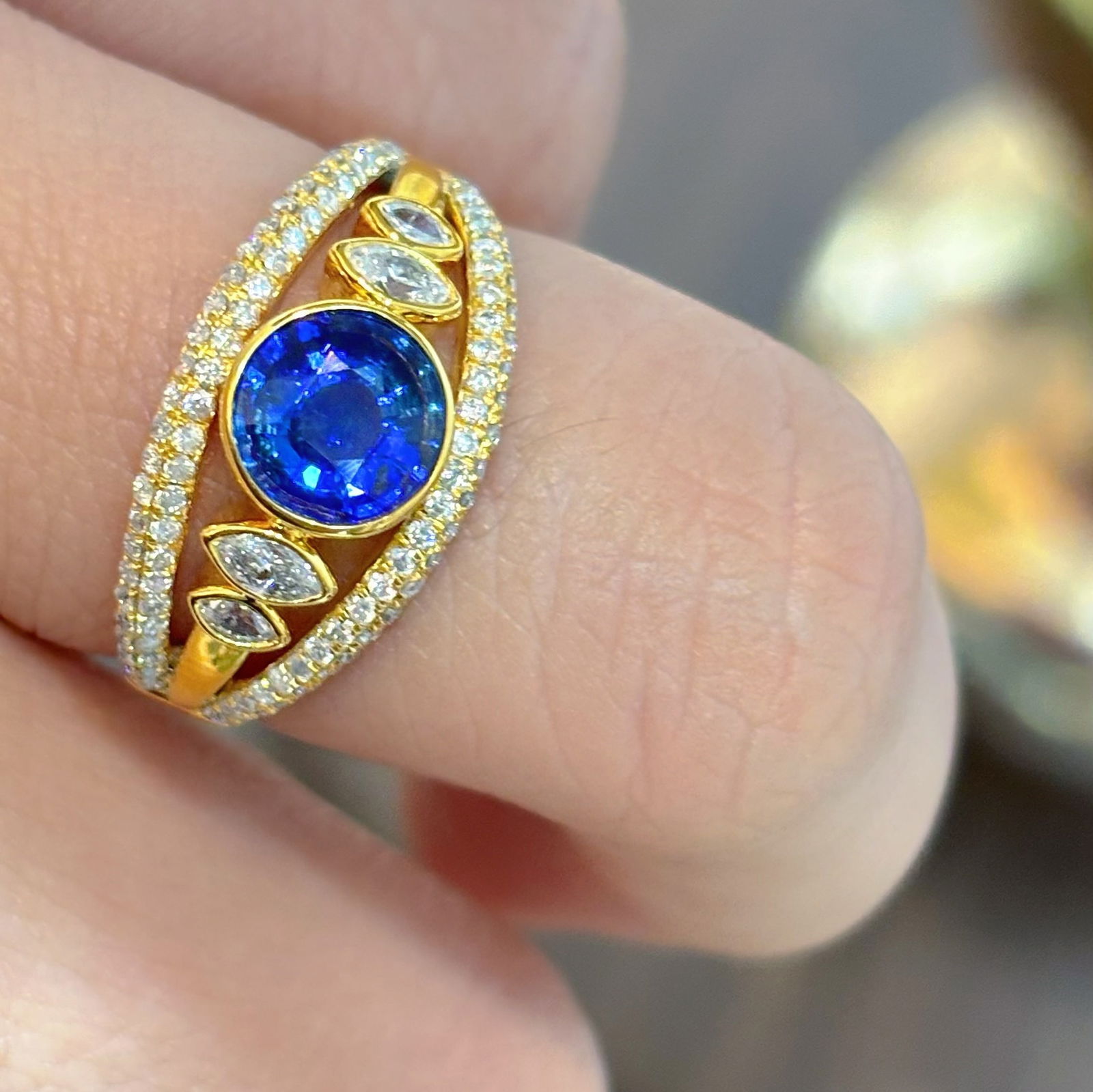 14k Gold 1 Ct Natural Sapphire & Diamond Ring - 4