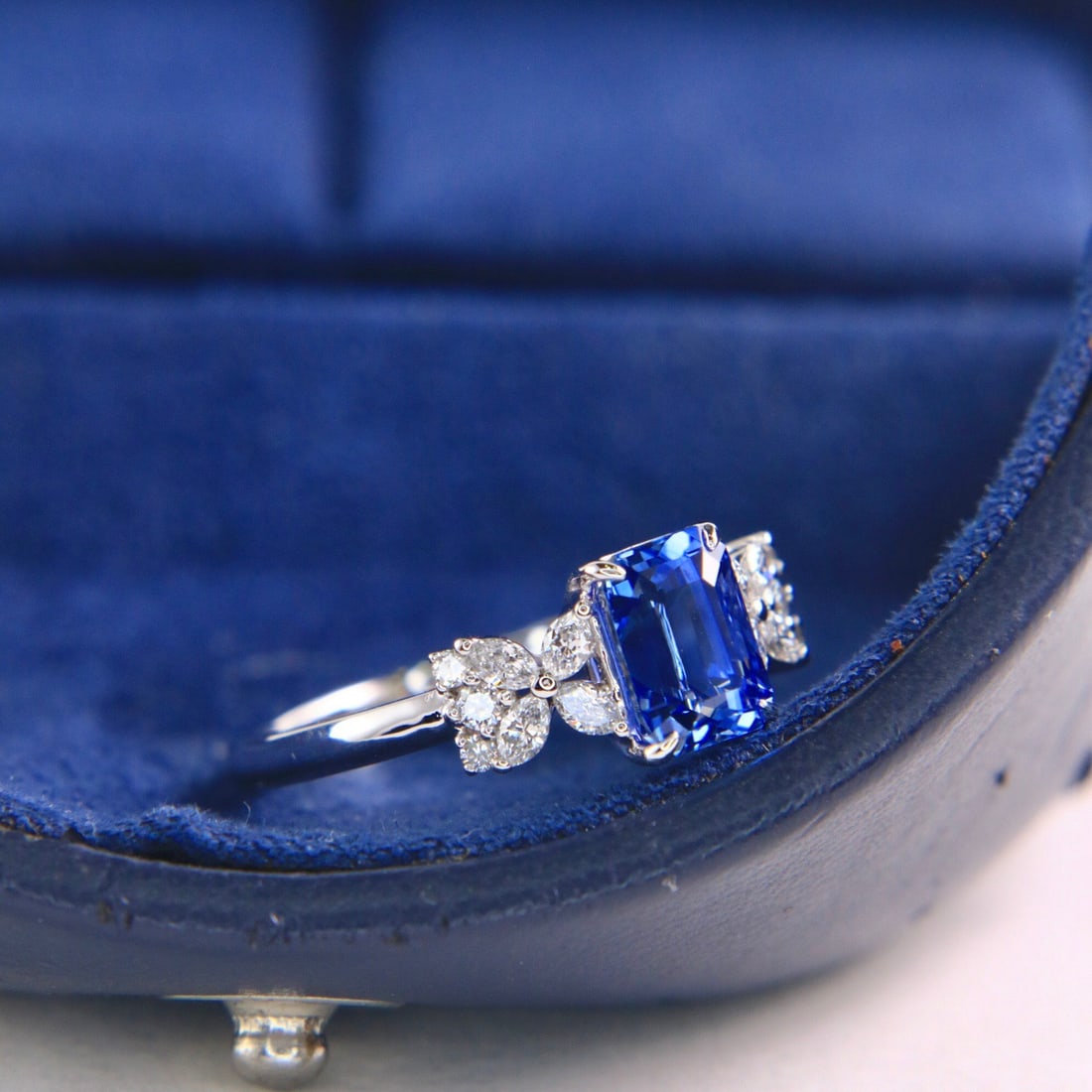 14k Gold 2.06 Ctw Natural Sapphire & Diamond Ring - 2