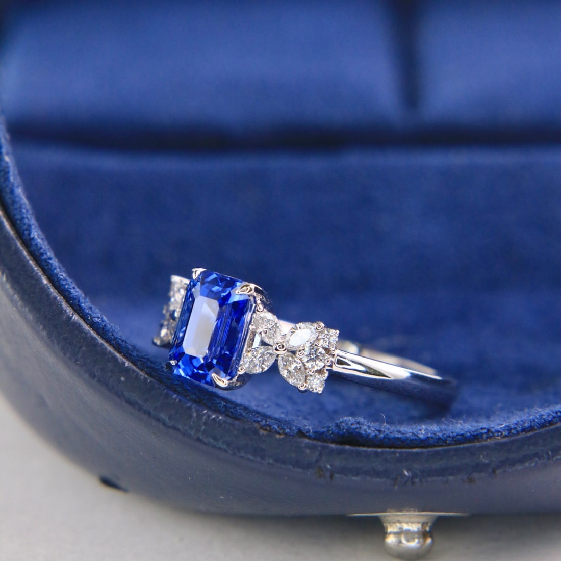 14k Gold 2.06 Ctw Natural Sapphire & Diamond Ring - 3